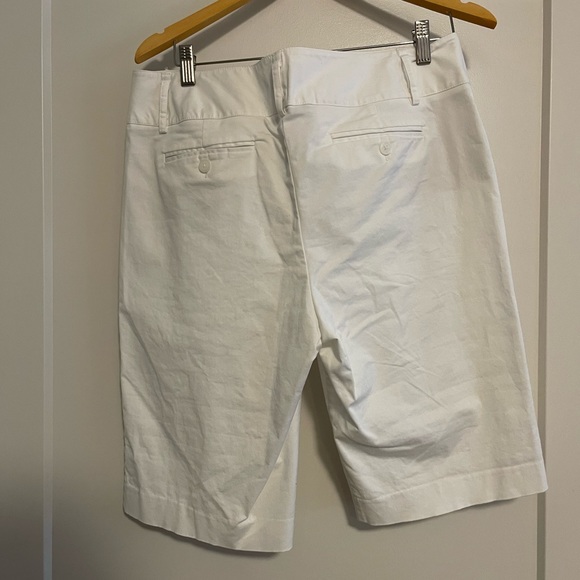Dana Buchman White Shorts - Picture 3 of 3